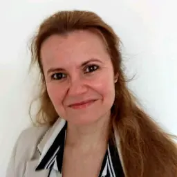 Erika Róth